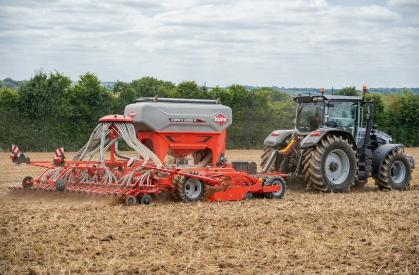 Gezogene Universaldrillmaschinen der Baureihe ESPRO 1002 (R)<br>BILDQUELLE: KUHN SAS