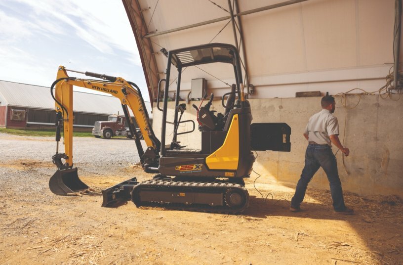 New Electric Mini Excavator and Mini Track Loader from New Holland Construction Expand Jobsite Possibilities<br>IMAGE SOURCE: New Holland Construction