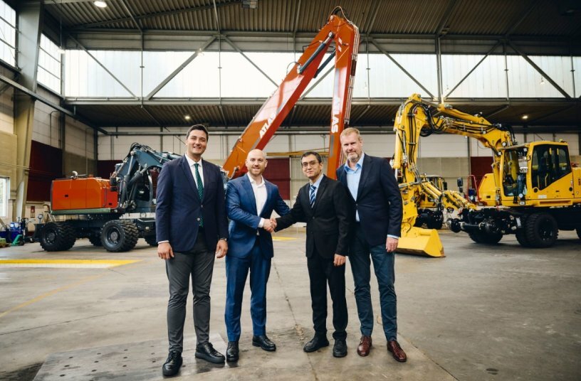 Persons FLTR: Ali Osman Altundaş (General Counsel of ASKO Holding), Dr. Hans-Joachim Berner (law firm KÖSTERBERNER Sanierungsrecht, General Representative), İsmail Mert Konukoglu (Member of the Board of Directors, Buhler Industries Inc.), Hendrik Gittermann (REIMER, Custodian)<br>IMAGE SOURCE: Carsten Heidmann Fotografie