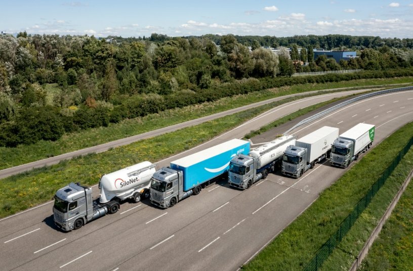Mercedes-Benz GenH2 Truck: Start of Initial Customer Trials<br>IMAGE SOURCE: Daimler Truck AG