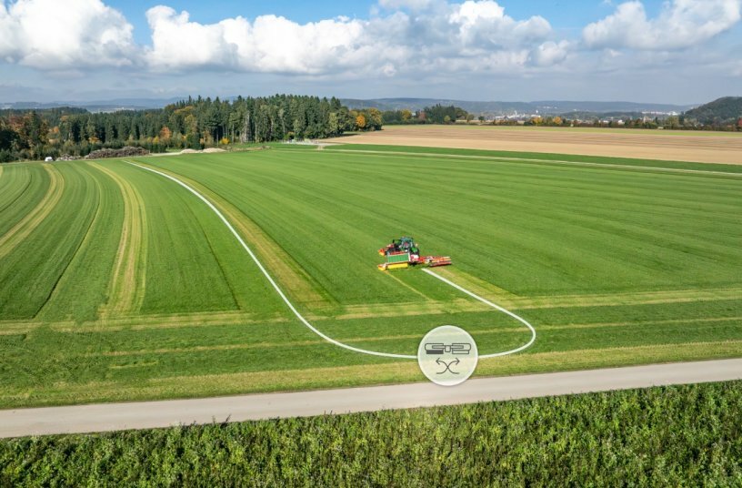 Intelligent mowing is easier than ever before with automatic swath placement.<br>IMAGE SOURCE: PÖTTINGER Landtechnik GmbH