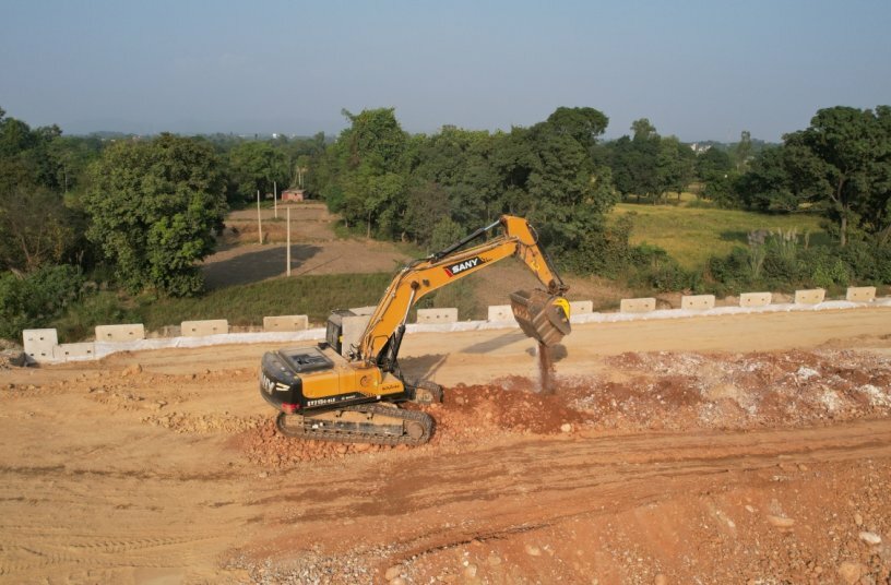 Whey you buy Cat® equipment, you get more than the machine. You´re also getting the support of a best-in-class dealer network backed by a range of flexible solutions, technology, tools, and more.<br>IMAGE SOURCE: Caterpillar