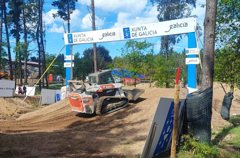 Bobcat T76 at Galician Motocross Grandprix<br>IMAGE SOURCE: DOOSAN BOBCAT EMEA
