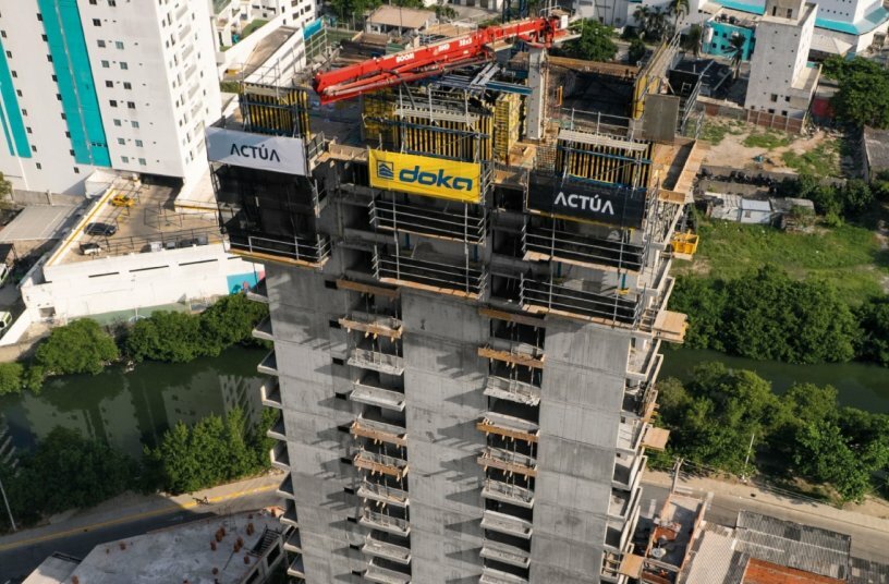 Smart Climbing Solutions Enable Efficient High-Rise Construction<br>IMAGE SOURCE: Doka GmbH