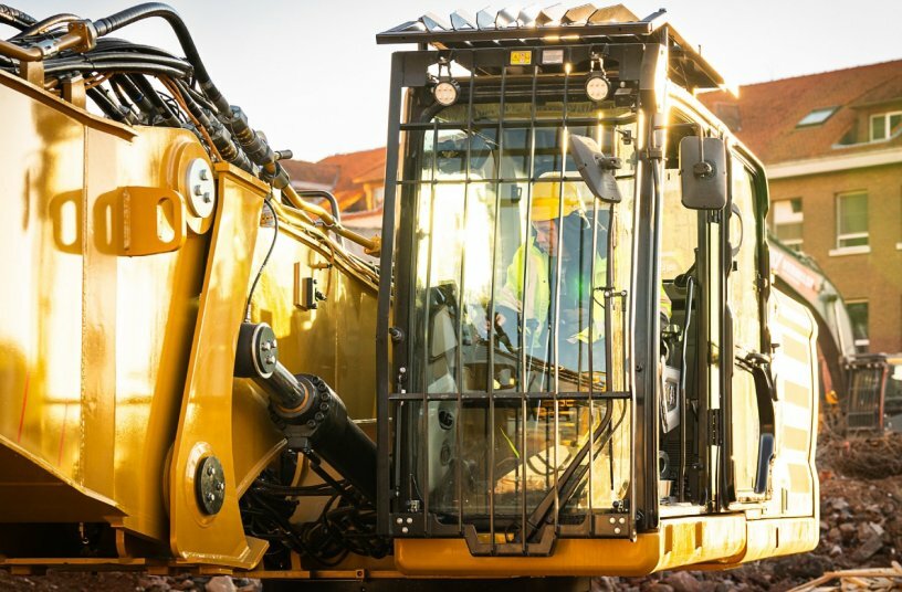 The Cat® 330 UHD deluxe demolition cab tilts for a more ergonomic operator station and a better view of the task at hand. It is equipped with standard P5A high-resistance glass and Operator Protective Guards (OPG) for safety. <br>IMAGE SOURCE: Caterpillar