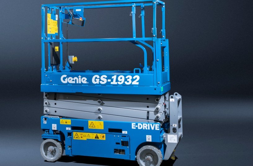 GS-1932e-drive Blue 10,000th machine<br>IMAGE SOURCE: Genie