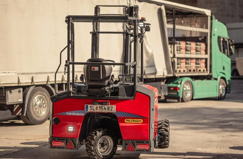 Due to its modular design, the FL range meets the requirements of a wide range of industries from transport and logistics to construction and infrastructure.<br>IMAGE SOURCE: PALFINGER AG