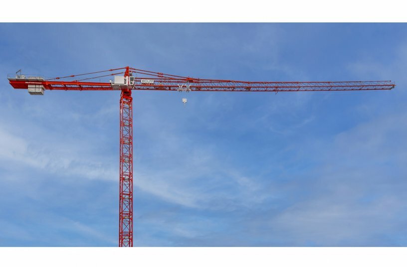 The WOLFF 8095 Compact is Wolffkran’s largest trolley jib crane to date. It enters the 900-mt class with a reduced tower top section. As a result, it excels in both lifting capacity and assembly efficiency.<br>IMAGE SOURCE: WOLFFKRAN