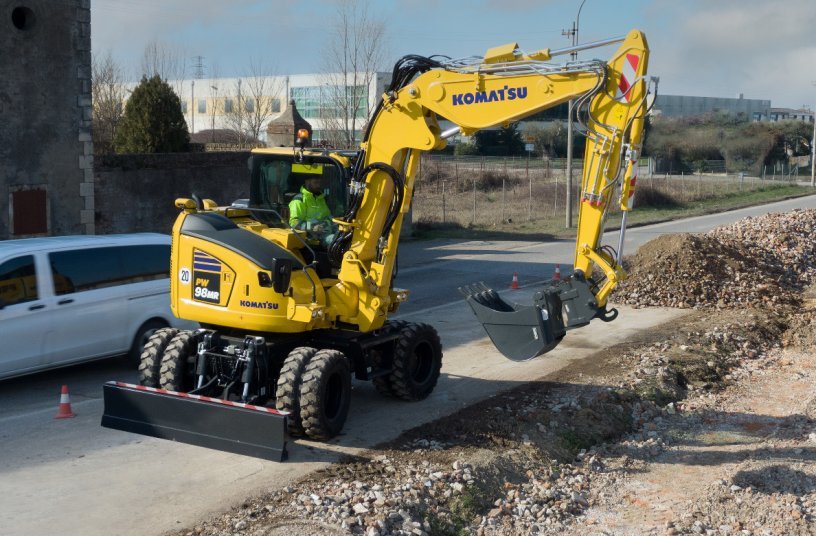 Komatsu PW98MR-11<br>IMAGE SOURCE: Komatsu