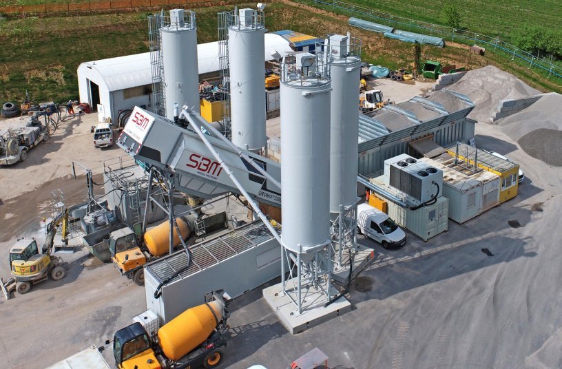 Also on show at Bauma is the EUROMIX® 3300 SPACE, a supermobile high-performance plant that requires only the smallest of spaces.<br>IMAGE SOURCE: SBM Mineral Processing GmbH