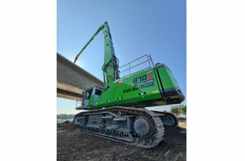 Der 117 Tonnen Abbruchbagger von SENNEBOGEN hat eine Reichweite von bis zu 36 m.<br>BILDQUELLE: Sennebogen