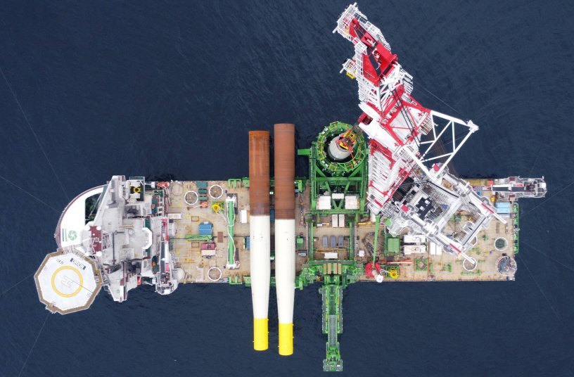 Meilenstein für Arcadis Ost 1: Das erste XXL-Monopile für den Offshore-Windpark ist installiert<br>BILDQUELLE: Parkwind