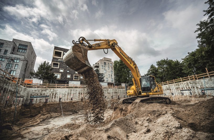 Gestern Farbklecks, heute Wohnquartier: Baugrubenerstellung auf ehemaligem Pelikan-Gelände<br>BILDQUELLE: © BAUER Group