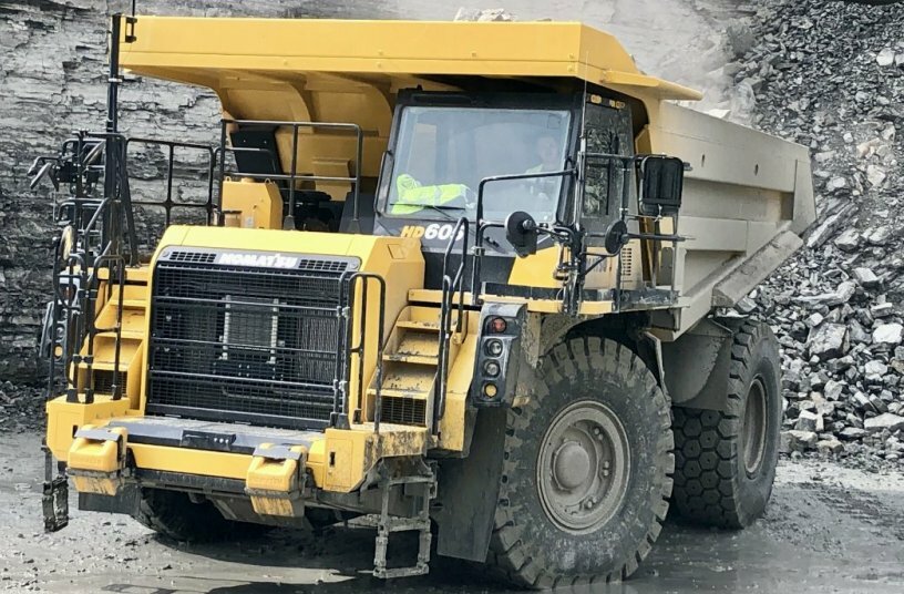 Komatsu HD605-10 celebrates its premiere in Baden-Württemberg
