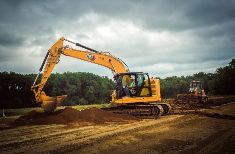 Cat® 325 Excavator with HD undercarriage<br>IMAGE SOURCE: Caterpillar