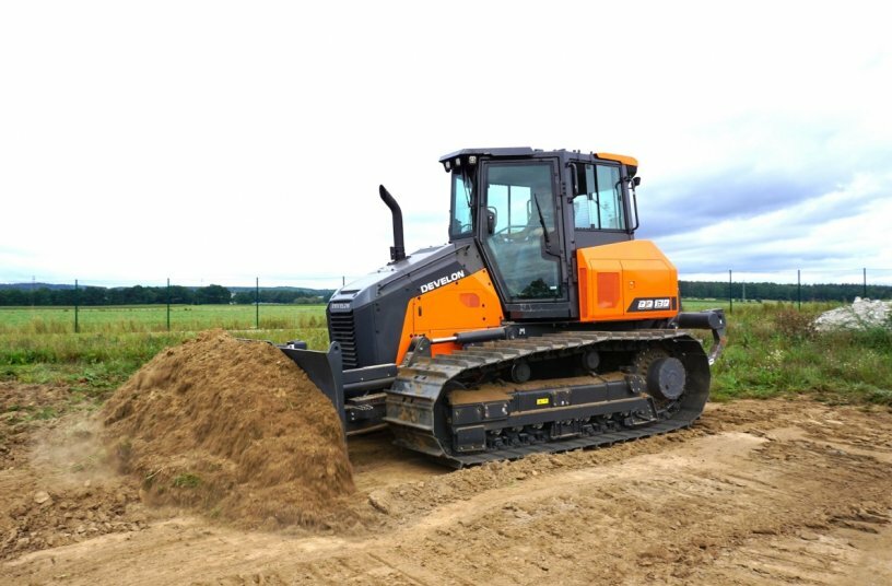 DEVELON Enters European Dozer Market with New DD130 Model | LECTURA Press