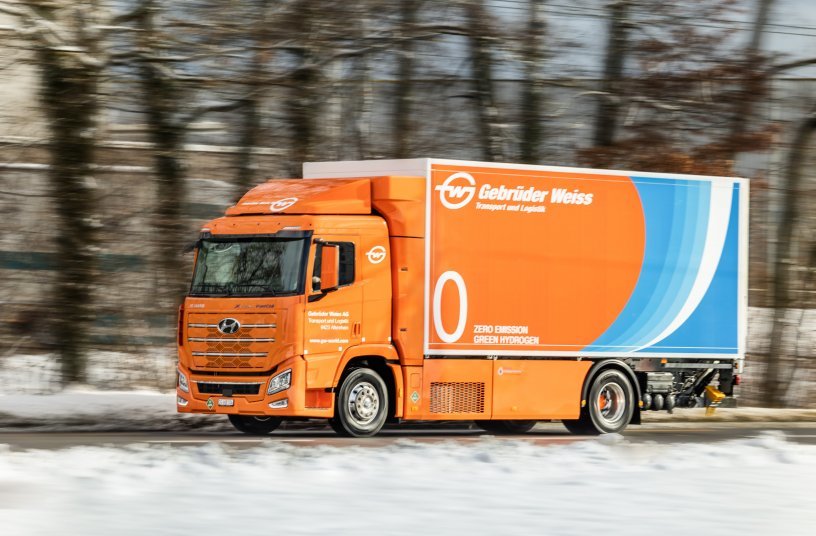 Der Wasserstoff-Lkw ist für den Transport von rund 25 Tonnen Ware ausgelegt ist. Die Reichweite beträgt etwa 600 Kilometer. <br> Bildquelle:  Gebrüder Weiss / Stefan Peter