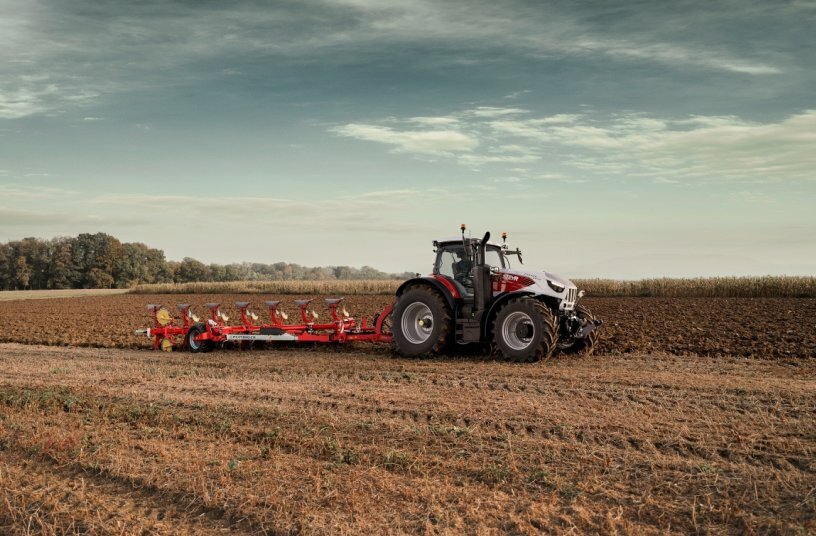 STEYR design excellence recognised once more as Cervus CVT wins Red Dot Award<br>IMAGE SOURCE: STEYR
