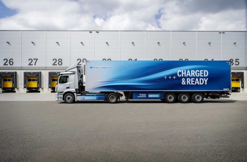 Mercedes-Benz eActros 300 Sattelzugmaschine<br>BILDQUELLE: Daimler Truck AG