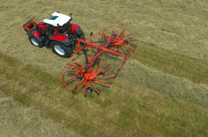 Dreipunkt-Zweikreiselschwader mit Mittenablage GA 7631 P<br>BILDQUELLE: KUHN SAS