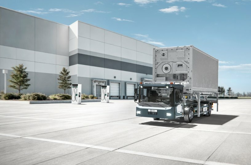 Visualization of the KAMAG ePM 101 with newly designed cab in operation on a logistics yard.<br>IMAGE SOURCE: TII Group