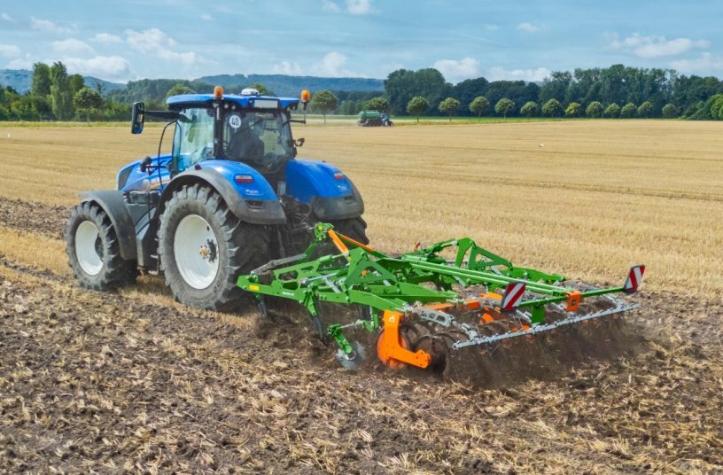 AMAZONE DFW 580 double flex ring roller with Cenio 4000-2 Super mounted cultivator.<br>IMAGE SOURCE: AMAZONEN-WERKE H. DREYER SE & Co. KG