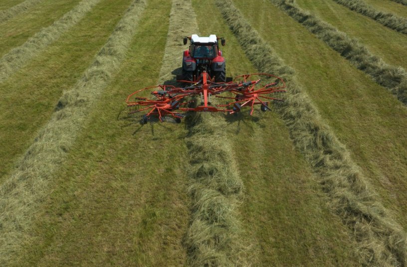 Dreipunkt-Zweikreiselschwader mit Mittenablage GA 7631 P<br>BILDQUELLE: KUHN SAS
