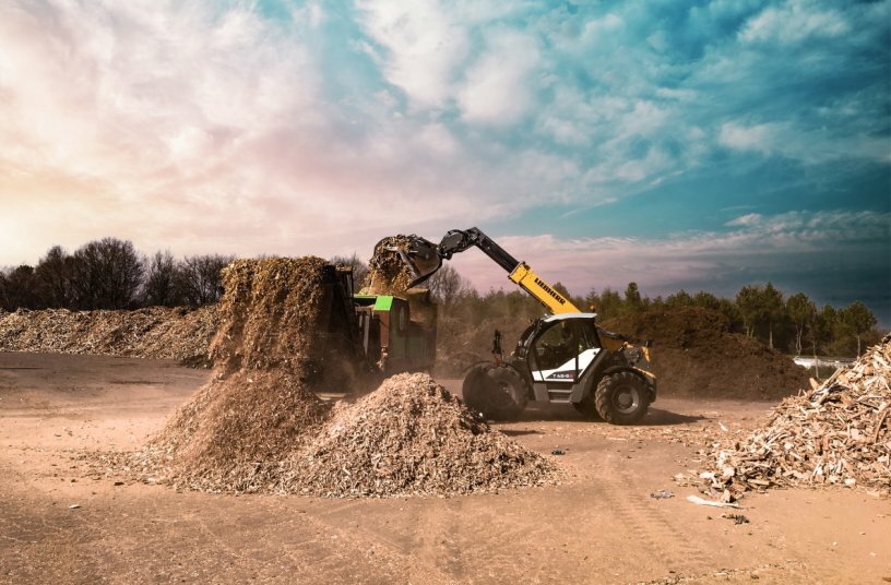 World premiere: with the T 48-8s telescopic handler, Liebherr is marking its entry into the 8-metre class, extending its product programme in the industry segment.<br>IMAGE SOURCE: Liebherr-International AG
