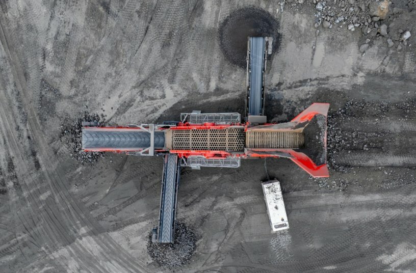 The Future Is Electric with the New Finlay 883+ Electric Scalper<br>IMAGE SOURCE: Terex Finlay