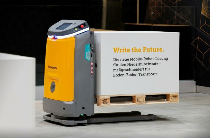The future of intralogistics: Jungheinrich presents new mobile robot solution for low-lift applications at LogiMAT<br>IMAGE SOURCE: Jungheinrich AG