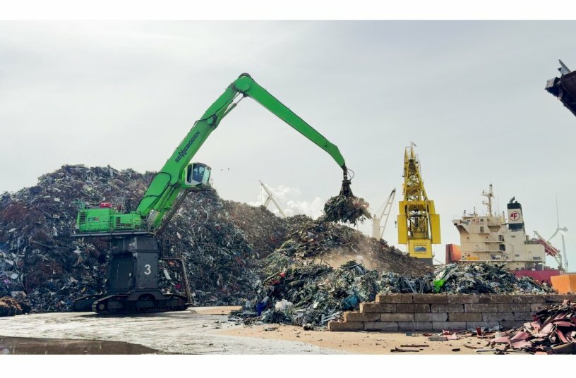 Der SENNEBOGEN 875 E brilliert mit 29 Meter Reichweite, einer Umschlagleistung von bis zu 850 Tonnen Schrott pro Stunde und niedrigen Betriebskosten.<br>BILDQUELLE: Sennebogen