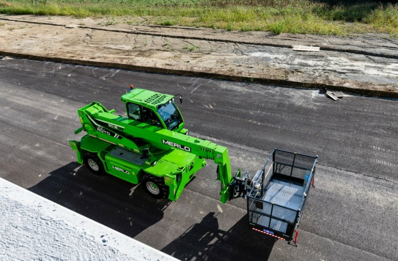 Merlo introduces ROTO16 and ROTO18: innovation, performance and operating comfort in compact rotating telehandlers<br>IMAGE SOURCE: Merlo SpA