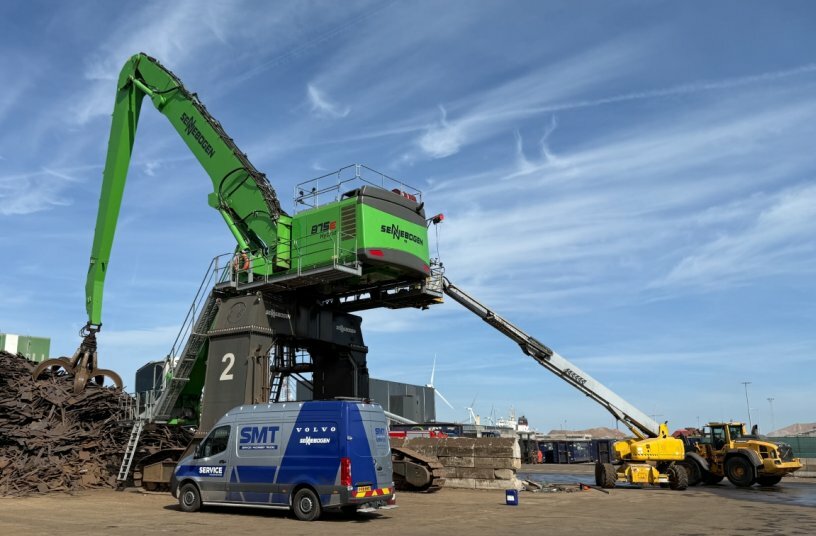 For maximum availability – SENNEBOGEN service and sales partner SMT Netherlands maintains the SENNEBOGEN 875 E Material Handler.<br>IMAGE SOURCE: Sennebogen