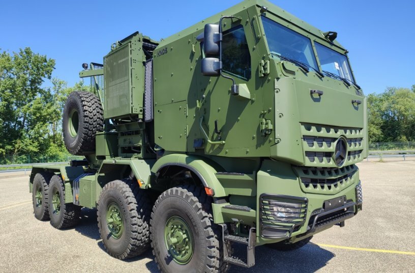 Daimler Truck Showcases Comprehensive Portfolio of Defence Mobility Solutions at Eurosatory 2026