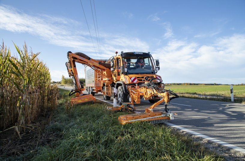  Unimog in kommunaler Anwendung x Unimog in municipal application<br>BILDQUELLE: © Daimler Truck AG