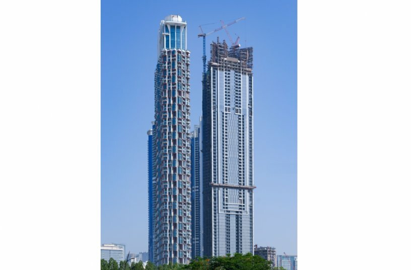 Raimondi LR213 elevates Dubai’s skyline to new heights with highest climbed crane in the region<br>IMAGE SOURCE: Raimondi