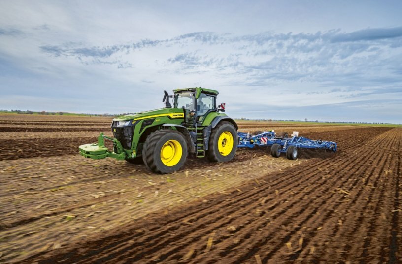 Three new 8 series tractors: John Deere Expands 8R and 8RX Tractor Series with New High-Horsepower Models for Large-Scale Farming<br>IMAGE SOURCE: John Deere Walldorf GmbH & Co. KG