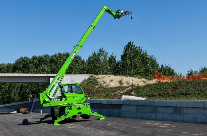 Merlo introduces ROTO16 and ROTO18: innovation, performance and operating comfort in compact rotating telehandlers<br>IMAGE SOURCE: Merlo SpA