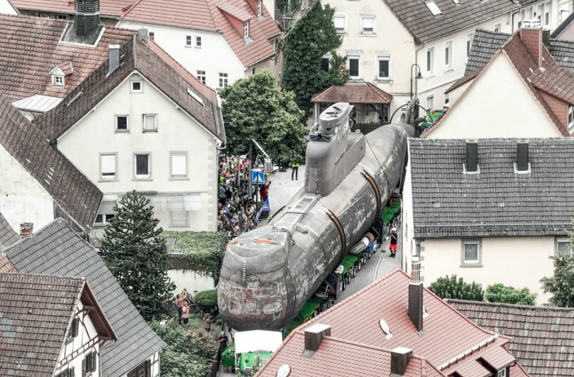 Precision in motion: Thanks to SCHEUERLE InterCombi and the collaboration of the entire transport team.<br>IMAGE SOURCE: TII Group