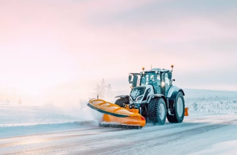 Valtra T255<br>IMAGE SOURCE: Valtra
