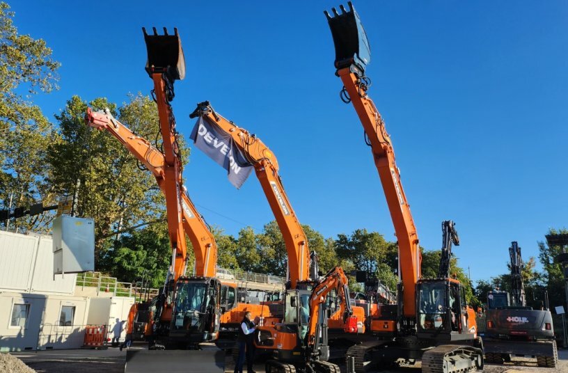 Kraftvoll: Bei den DEVELON Power Days in der Stuttgarter Niederlassung von Eberle Hald standen drehte sich alles um Innovation, Power und Praxisnähe im Fokus.<br>BILDQUELLE: DEVELON