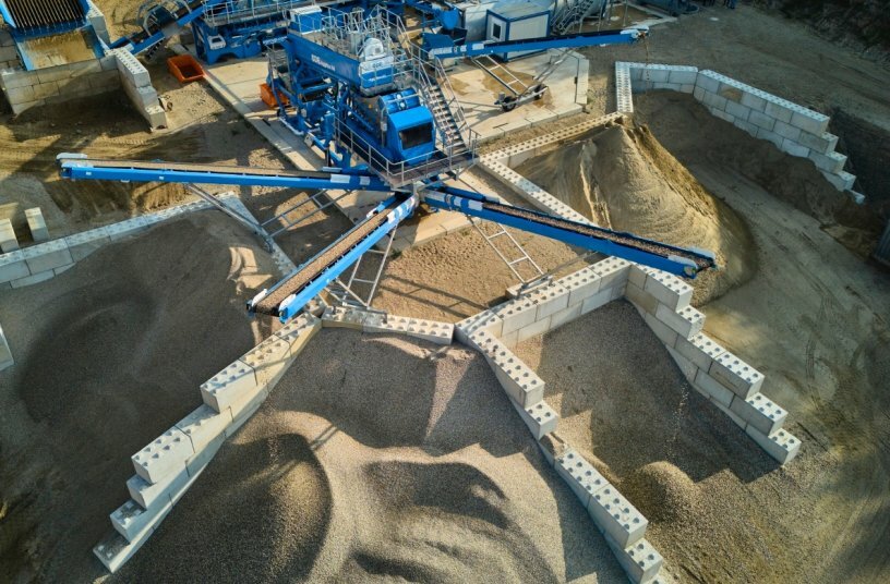 Die Anlage hat die Produktpalette des Unternehmens von einem einfachen Angebot an Sand und Kies auf eine breite Palette hochwertiger Sande und Körnungen für die Betonindustrie<br>BILDQUELLE: JComms; CDE