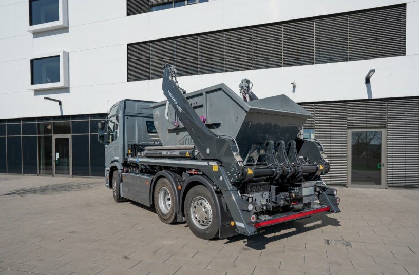 TECTRIS AK18<br>BILDQUELLE: F.X. Meiller Fahrzeug- und Maschinenfabrik - GmbH & Co KG