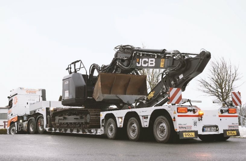 Maximale Effizienz auf minimaler Höhe: Bode Bautechnik setzt auf DOLL Tiefbett<br>BILDQUELLE: DOLL Fahrzeugbau GmbH