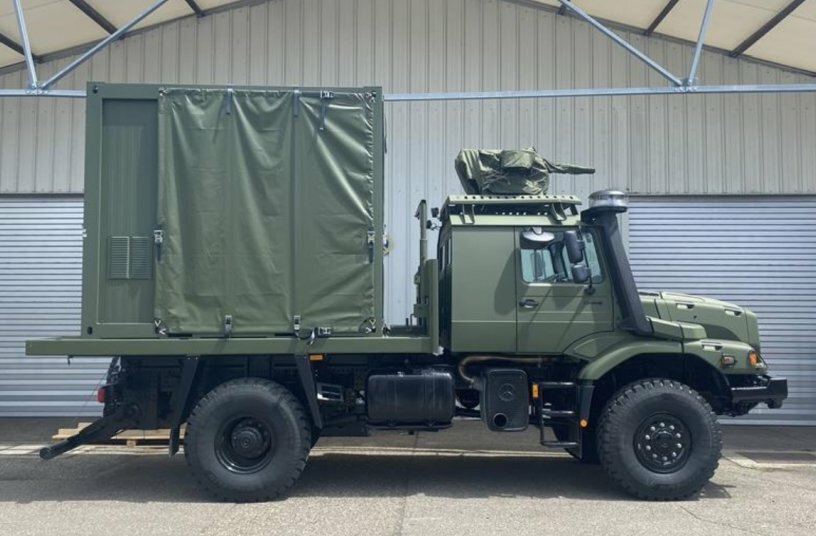 Zetros 2048A 4x4 as highly mobile carrier vehicle for networked unmanned systems and HX-2 multi-launch capability<br>IMAGE SOURCE: Daimler Truck AG