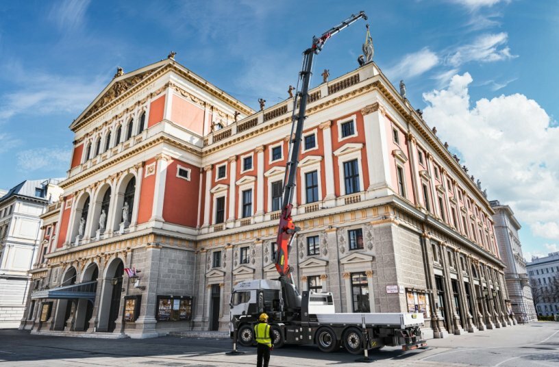 Der Ladekran PK 880 TEC feiert auf der bauma Premiere. Mit seinem fortschrittlichen Design, modernster Technologie und höchster Präzision ist er eine echte Leistungssteigerung.<br>BILDQUELLE: PALFINGER AG