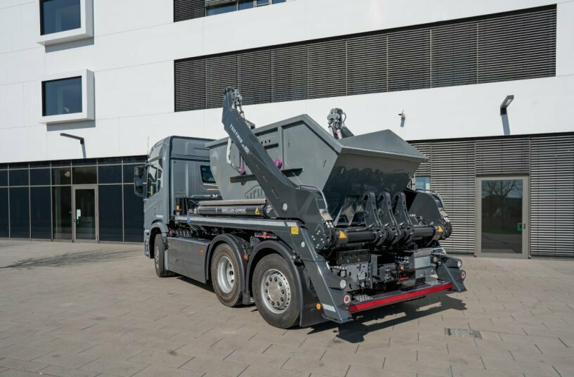 TECTRIS AK18<br>IMAGE SOURCE: F.X. Meiller Fahrzeug- und Maschinenfabrik - GmbH & Co KG