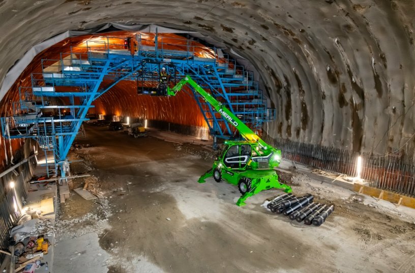 Merlo introduces ROTO16 and ROTO18: innovation, performance and operating comfort in compact rotating telehandlers<br>IMAGE SOURCE: Merlo SpA