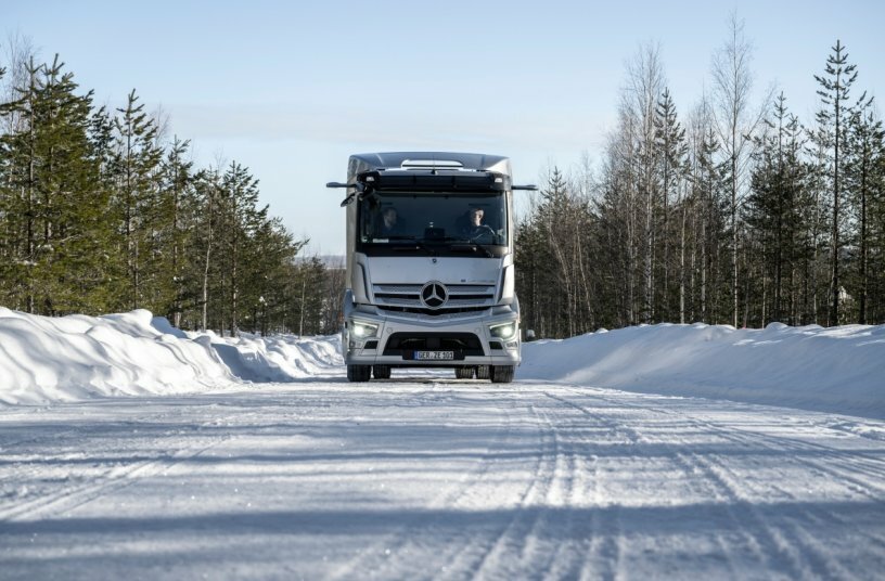 The eActros in winter: Questions and answers about operation on ice and snow and in cold weather<br>IMAGE SOURCE: Daimler Truck AG