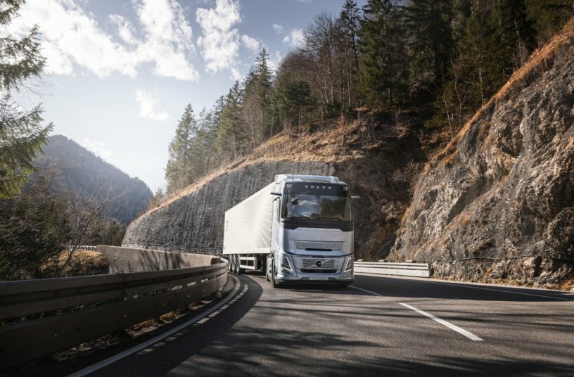 Volvo Trucks launches world-first stop/start engine technology to save fuel and CO2<br>IMAGE SOURCE: Volvo Trucks